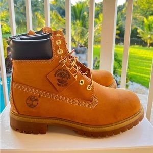 Timberland  size 10 no box light wear and tear must go!